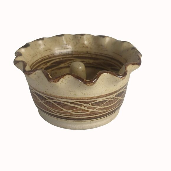 Studio Art Pottery Signed Apple Baker With Fluted Edge Brown Pattern Design - Picture 4 of 5